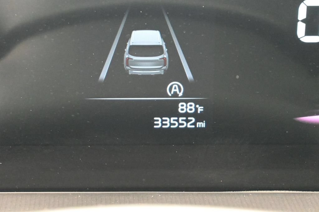 Used 2024 Kia Telluride LX FWD image 29