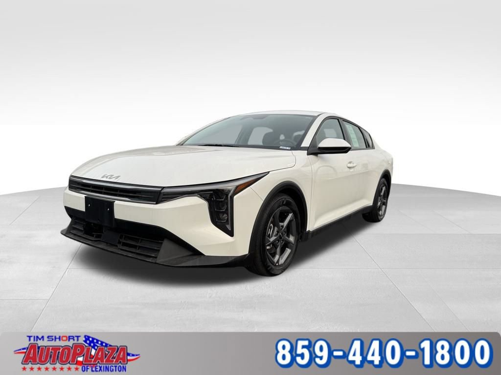Used 2025 Kia K4 LXS image 1