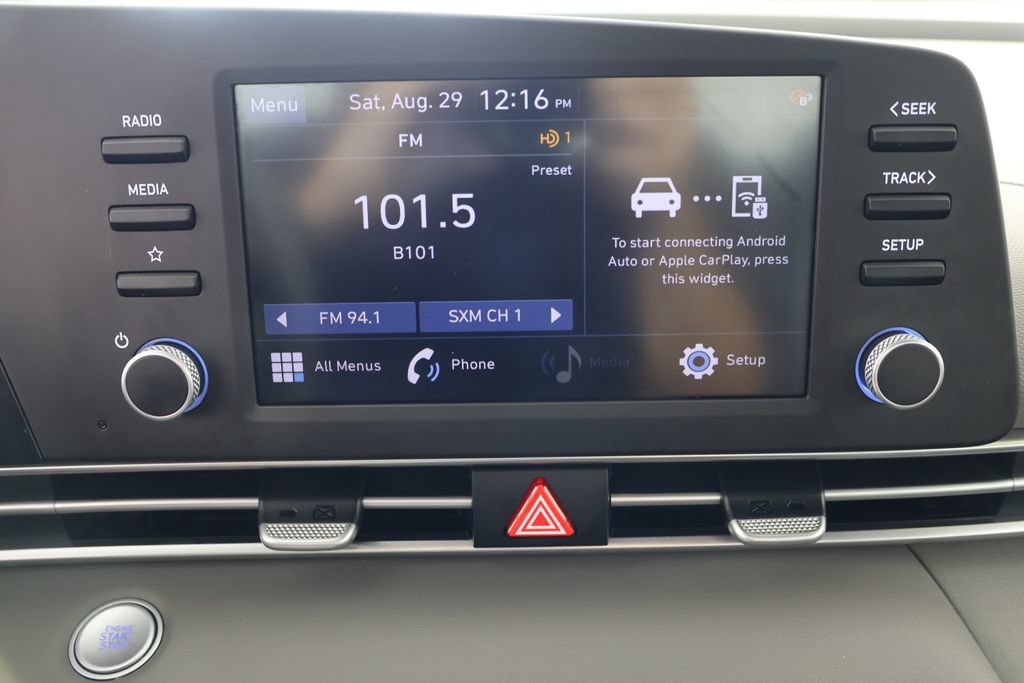 Used 2023 Hyundai Elantra SEL w/ Preferred Accessory Package FWD image 14