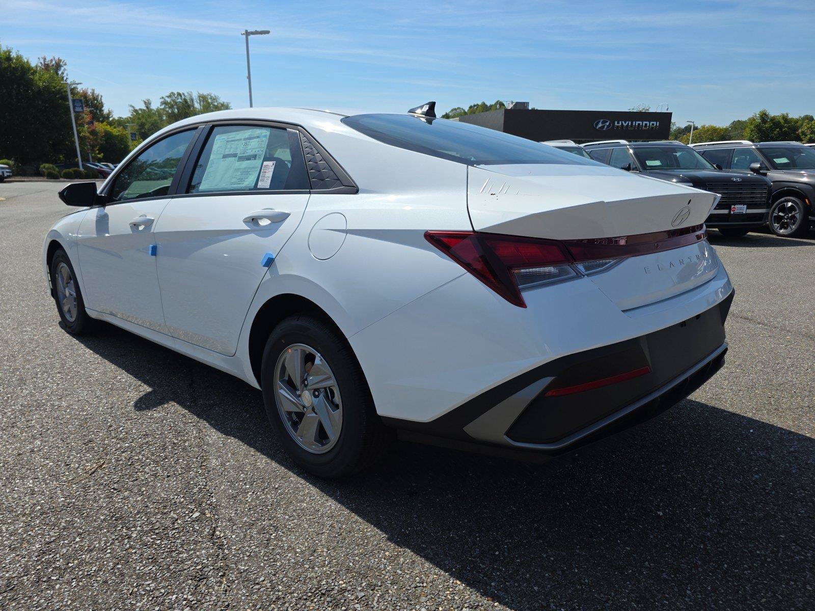 New 2026 Hyundai Elantra SE FWD image 8