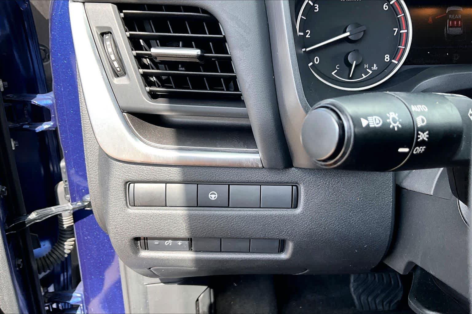 Certified 2023 Nissan Rogue SV FWD image 32