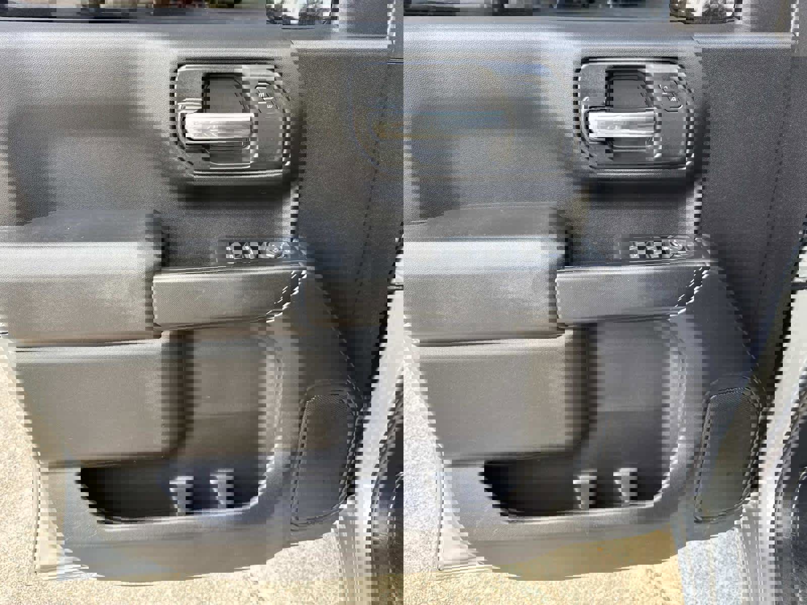 Used 2024 Chevrolet Silverado 1500 Custom image 34