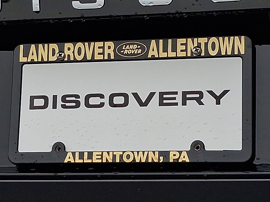New 2026 Land Rover Discovery S image 21