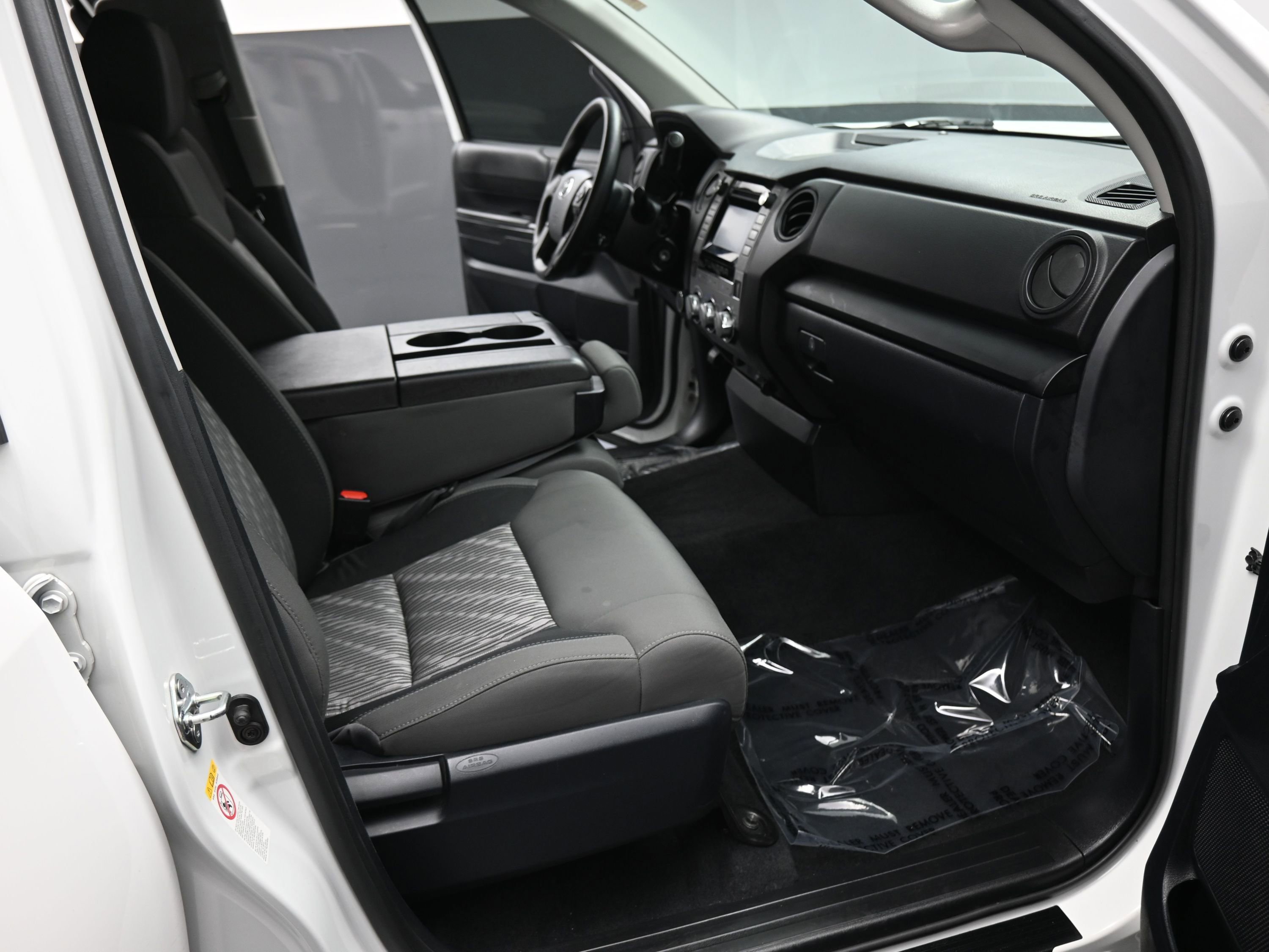 Used 2018 Toyota Tundra SR image 18