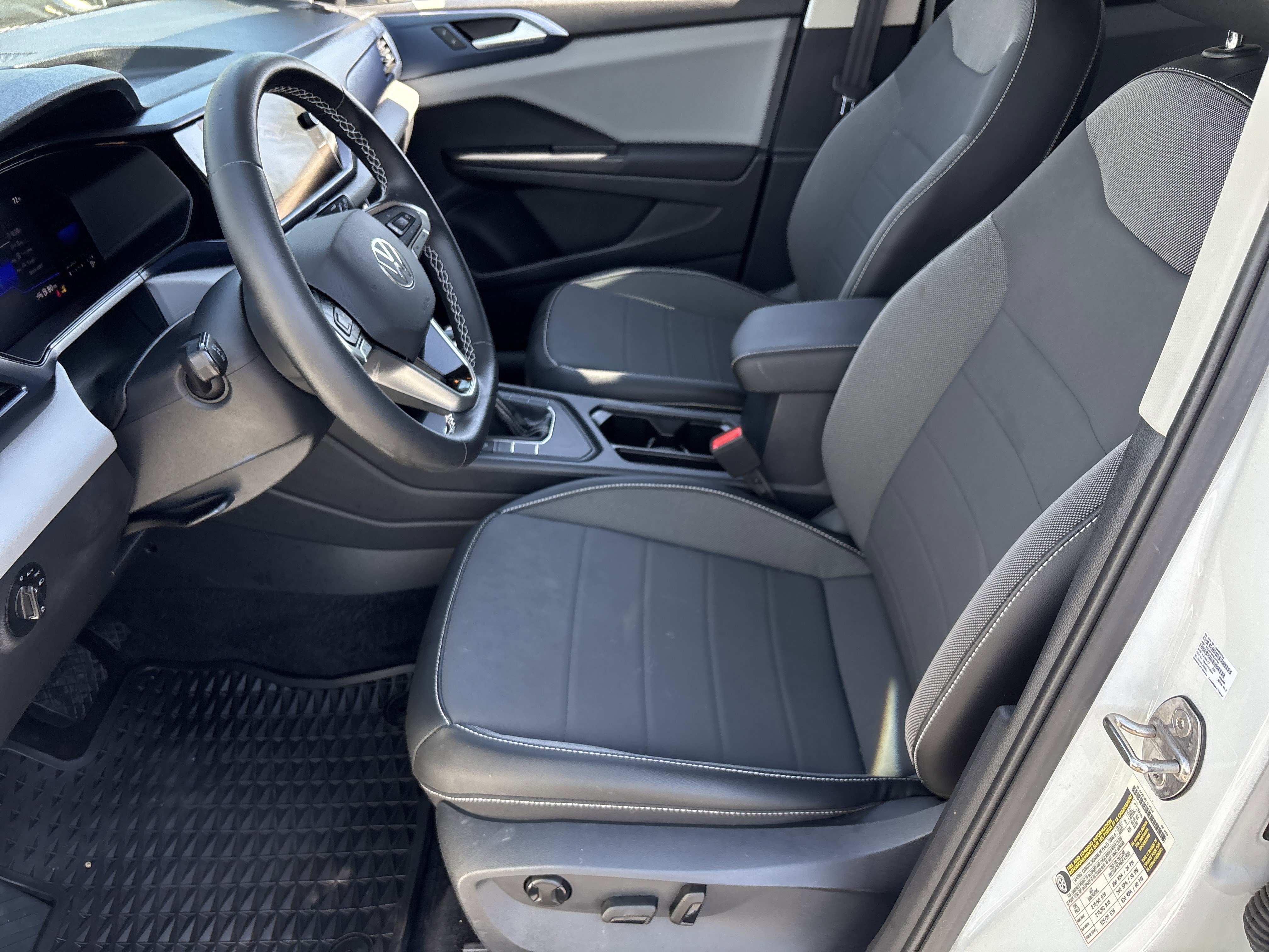 Used 2022 Volkswagen Taos SE image 18