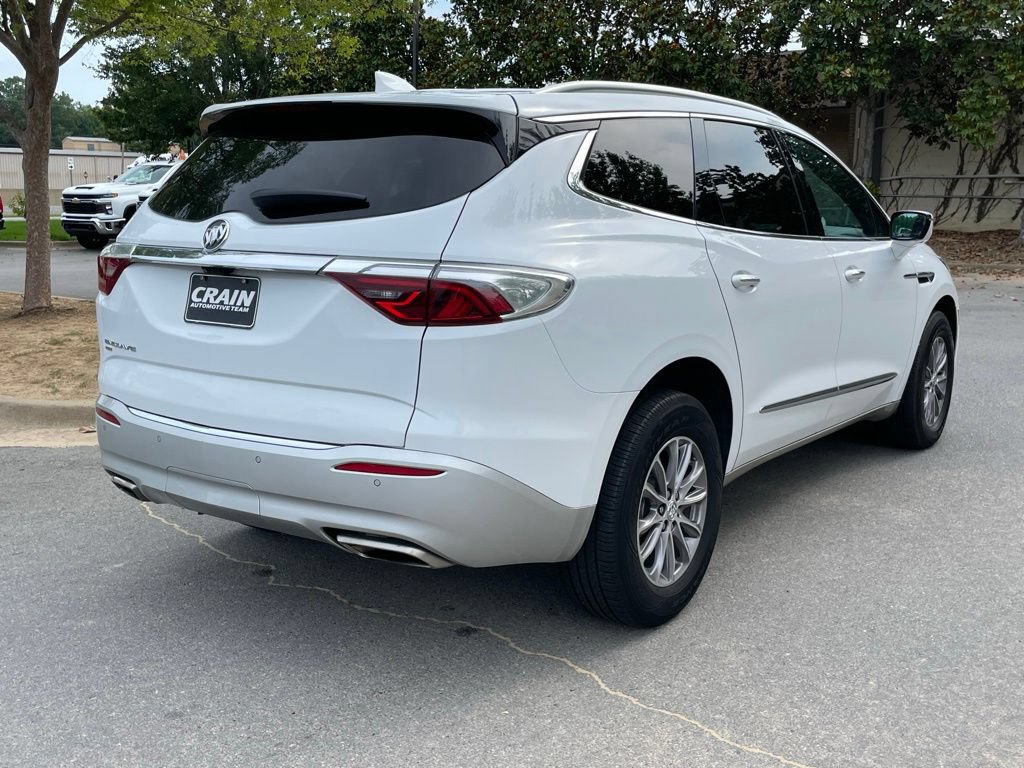 Used 2024 Buick Enclave Premium AWD/4WD image 8