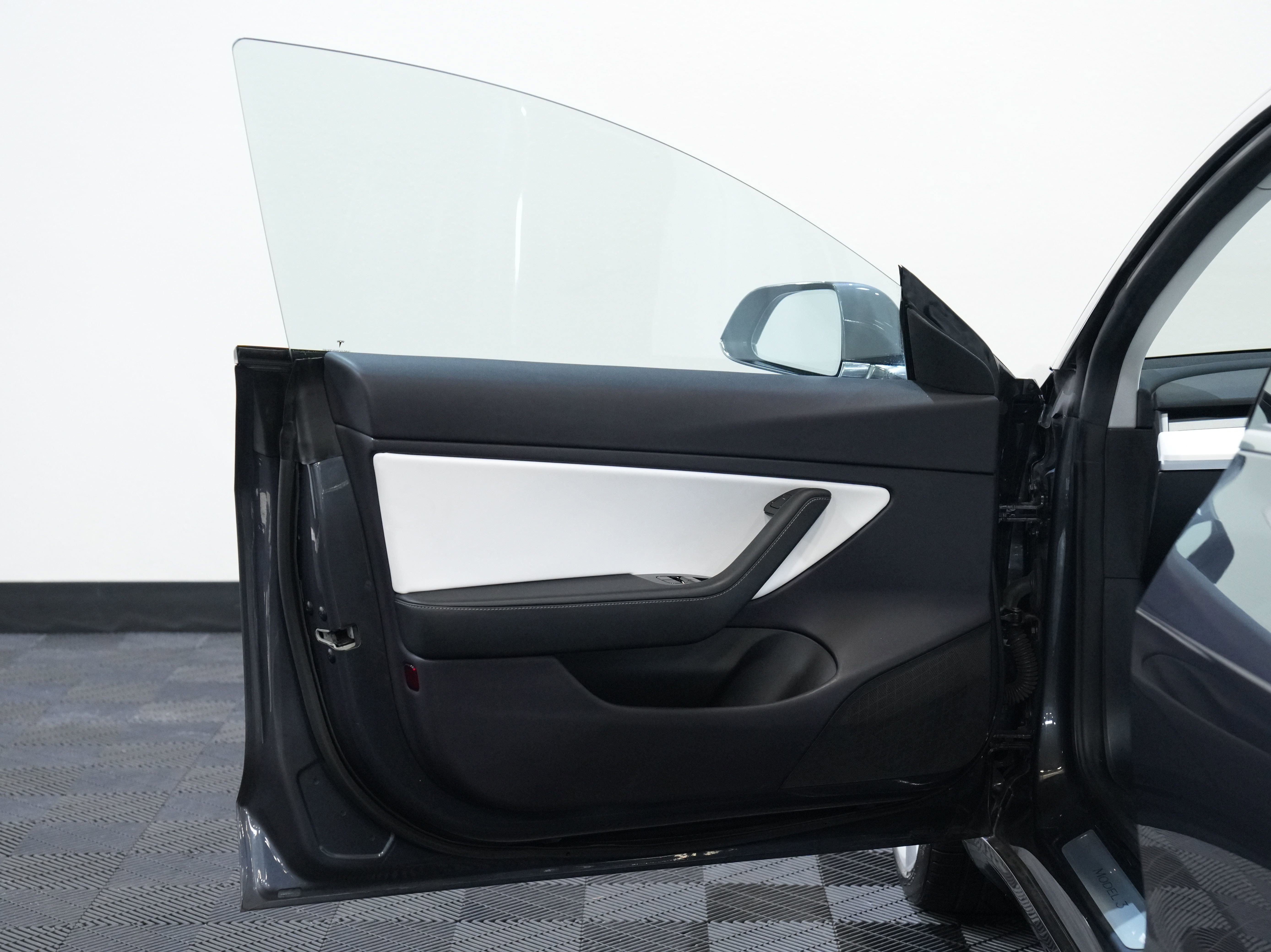 Used 2019 Tesla Model 3 Performance image 20