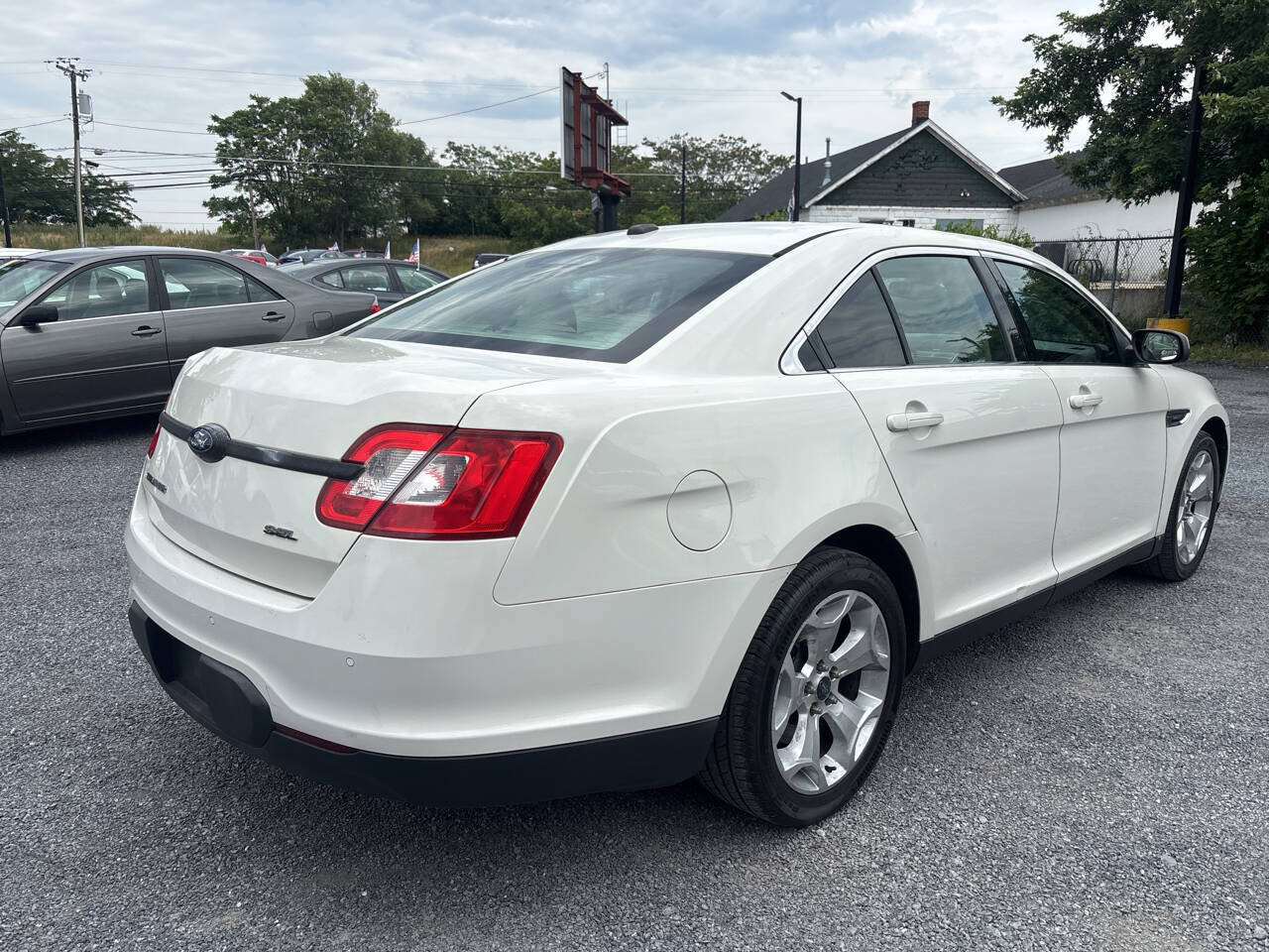 Used 2011 Ford Taurus SEL w/ 202A Rapid Spec Order Code FWD image 5