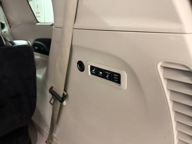 Used 2021 Chrysler Pacifica Limited image 7