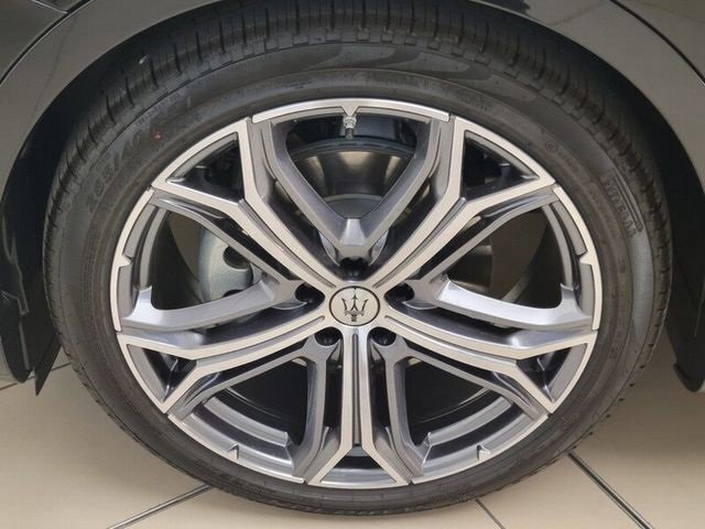 Used 2023 Maserati Levante GT image 11