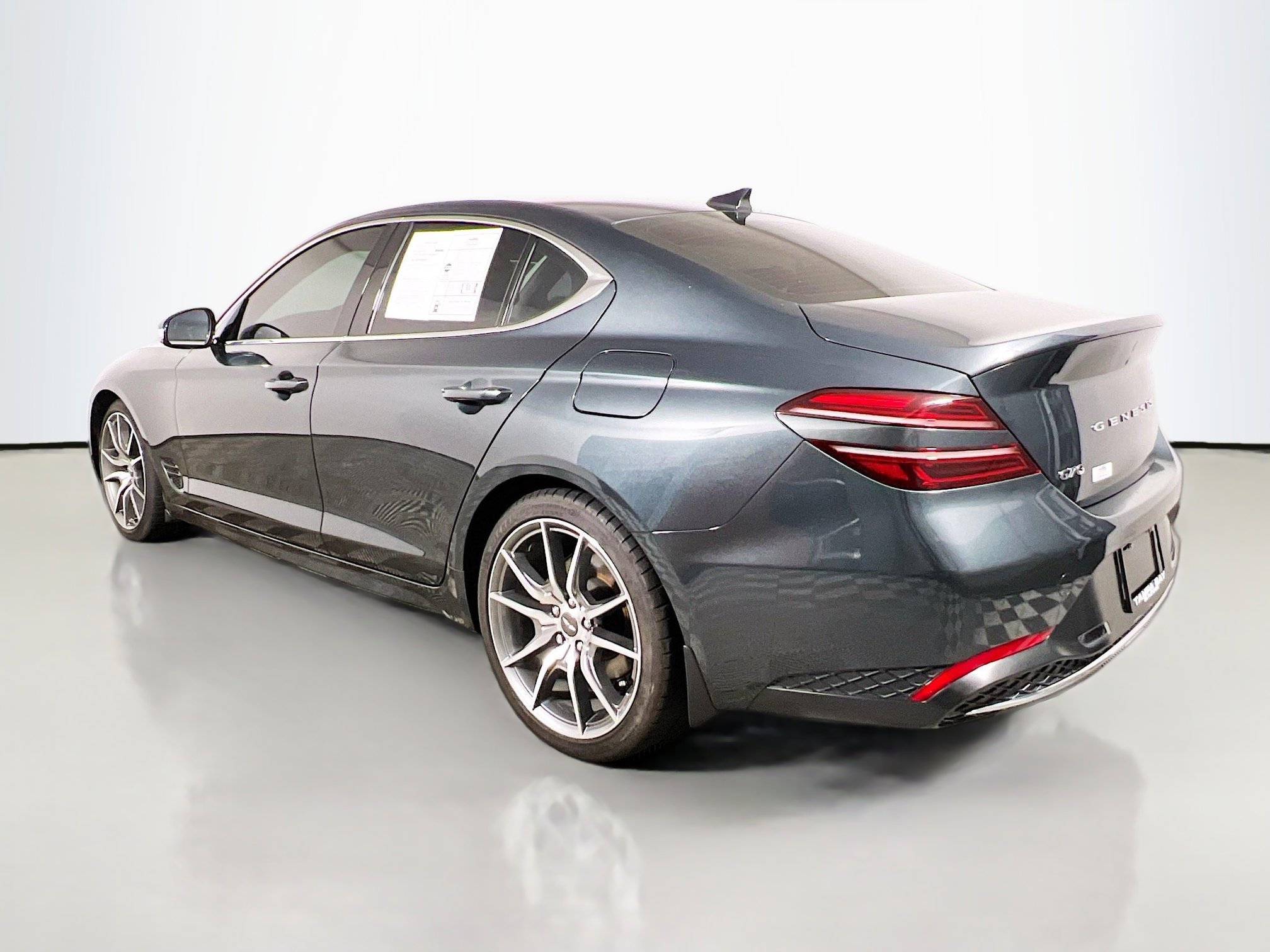 Used 2023 Genesis G70 2.0T image 8