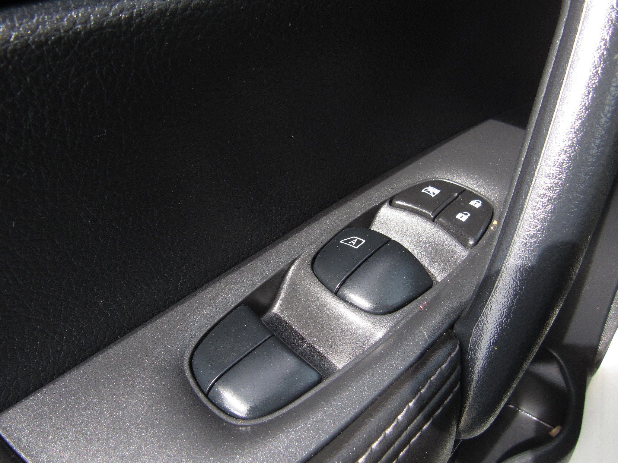 Used 2022 Nissan Rogue Sport SL image 23