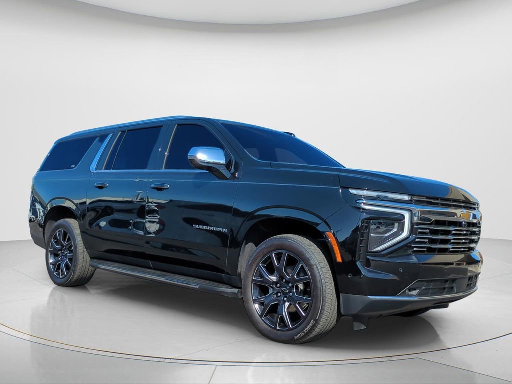 Used 2025 Chevrolet Suburban Premier image 3