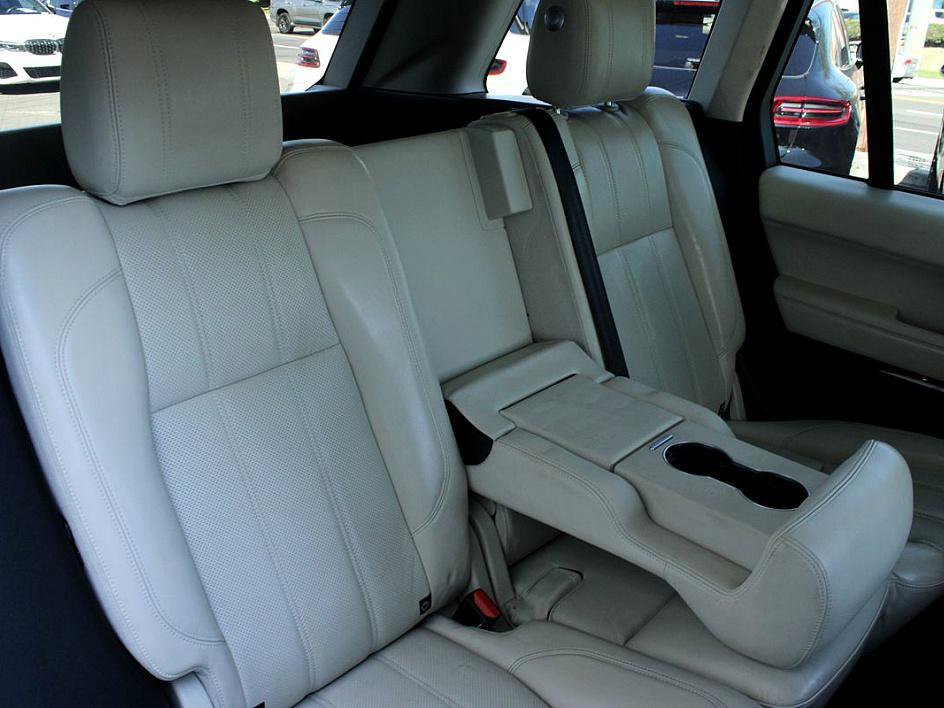 Used 2017 Land Rover Range Rover HSE image 19