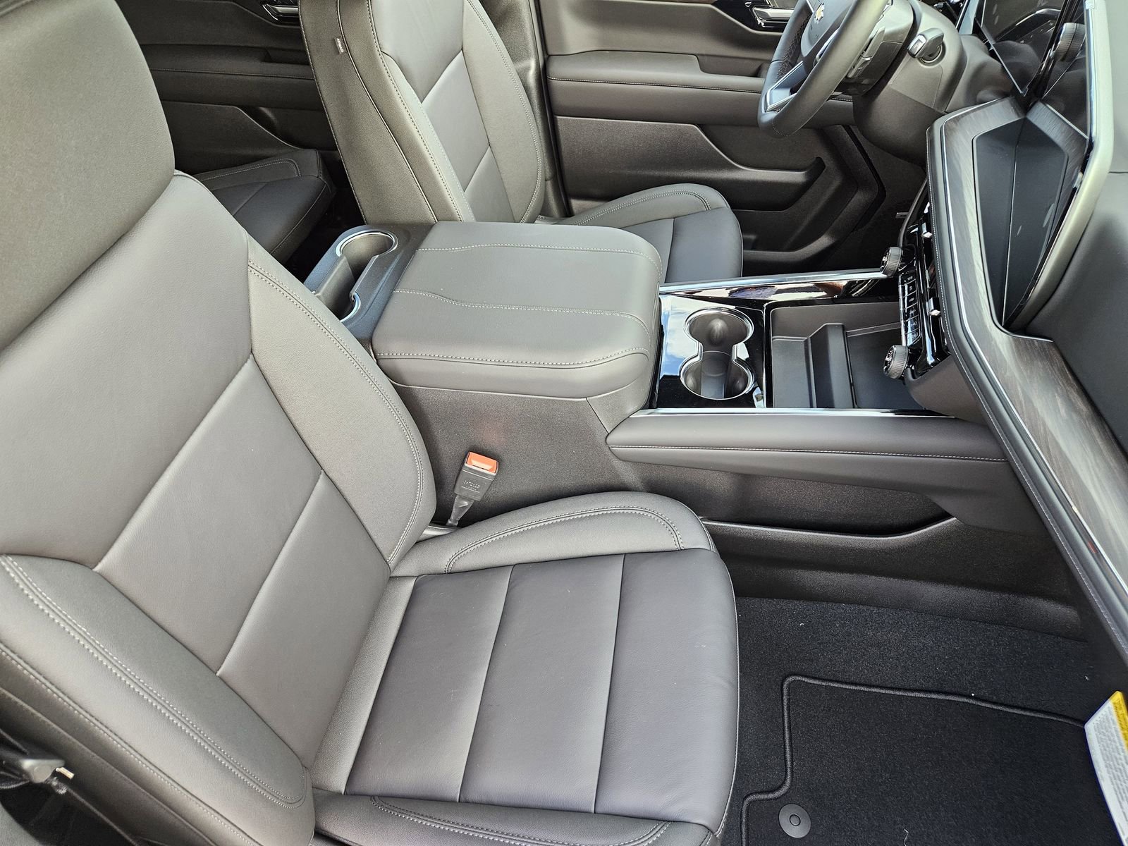 New 2026 Chevrolet Suburban LT w/ Comfort Package image 16