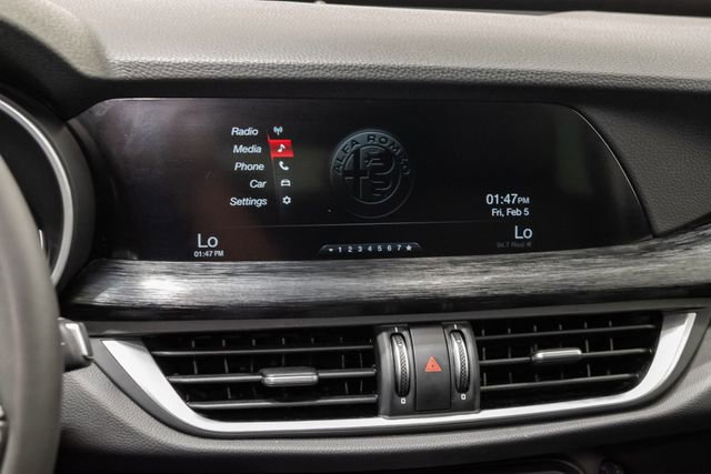 Used 2019 Alfa Romeo Stelvio AWD image 13