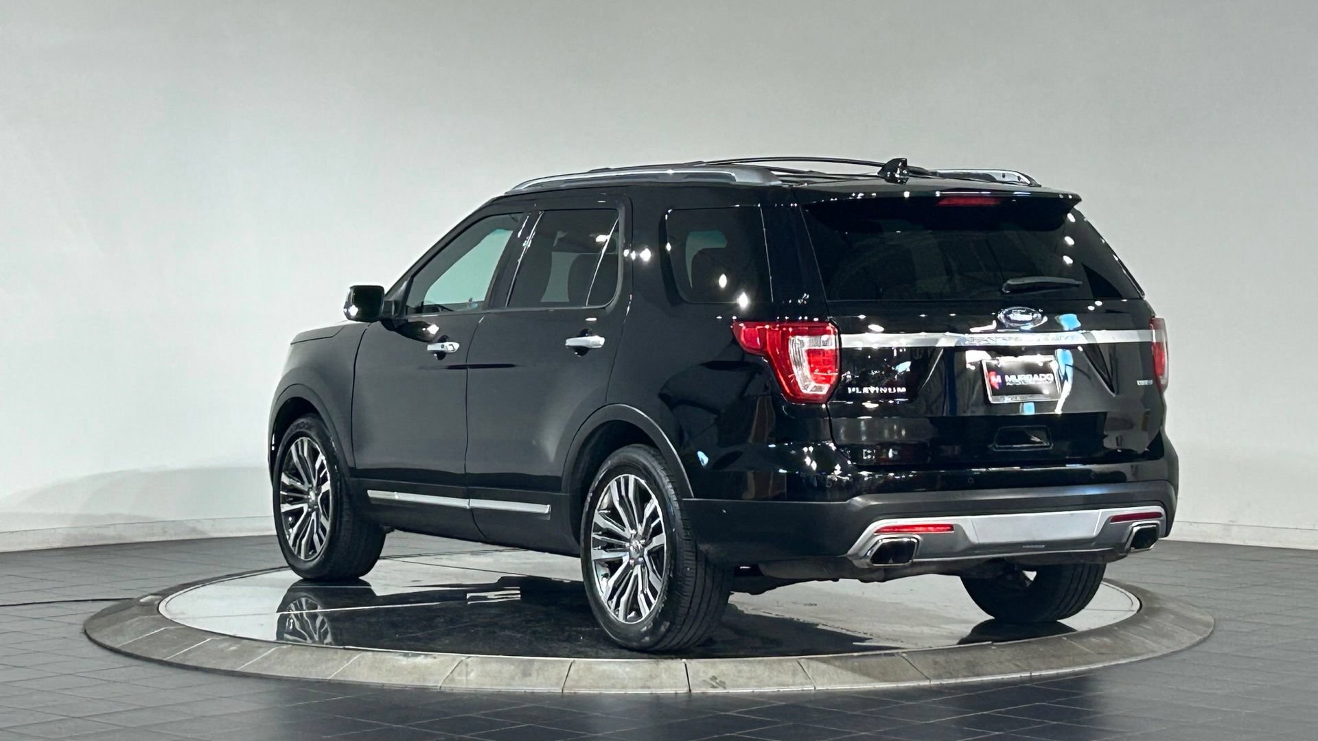 Used 2017 Ford Explorer Platinum AWD/4WD image 7