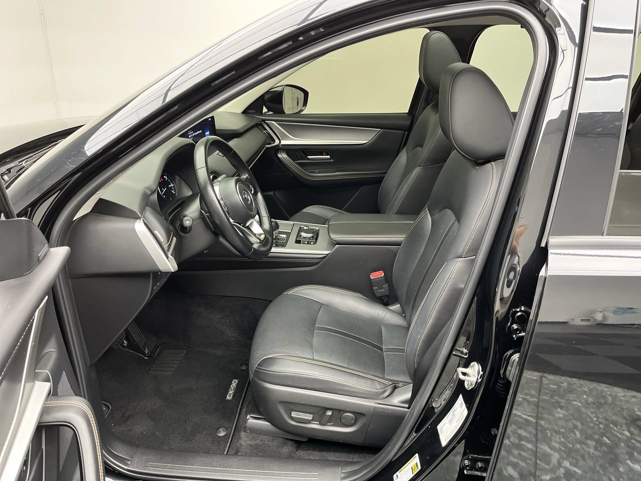 Certified 2024 MAZDA CX-90 3.3 Turbo w/ Premium Package AWD/4WD image 3