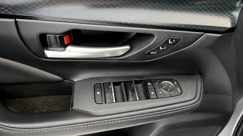 Certified 2025 Toyota Grand Highlander AWD Hybrid image 33
