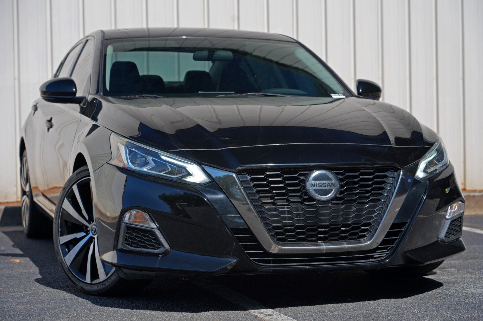 Used 2019 Nissan Altima 2.5 SR w/ SR Premium Package AWD/4WD image 2