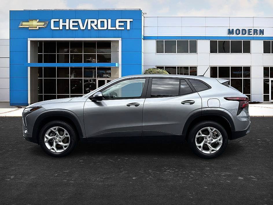 Used 2024 Chevrolet Trax LS w/ LS Convenience Package FWD video 2