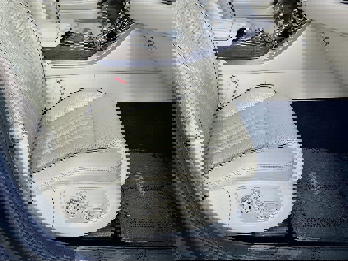 Used 2017 Genesis G90 5.0 Ultimate image 38