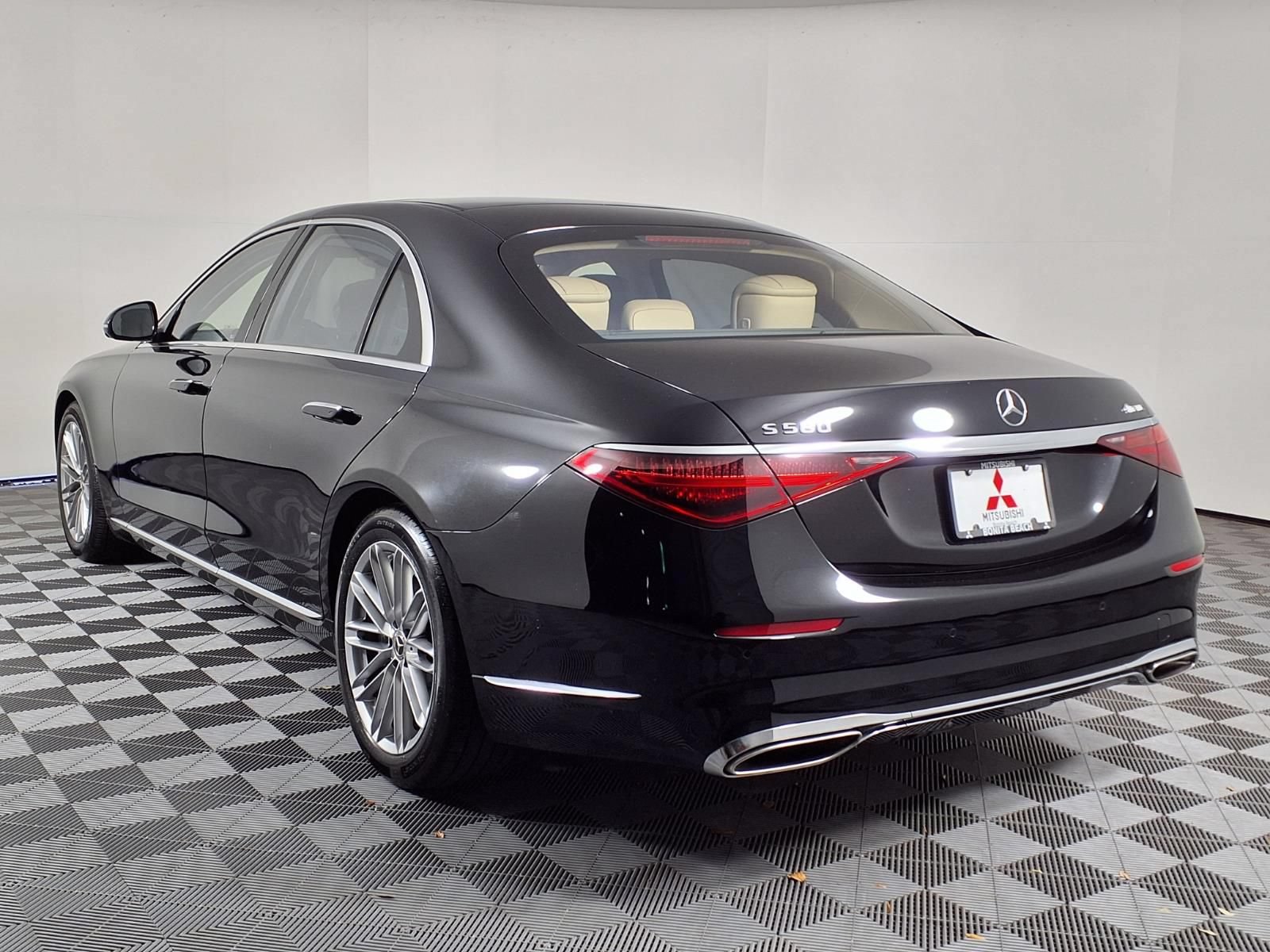 Used 2023 Mercedes-Benz S 580 4MATIC Sedan image 5