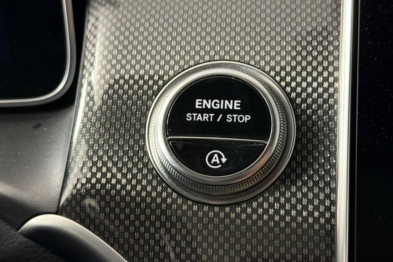 Used 2025 Mercedes-Benz GLC 300 image 21