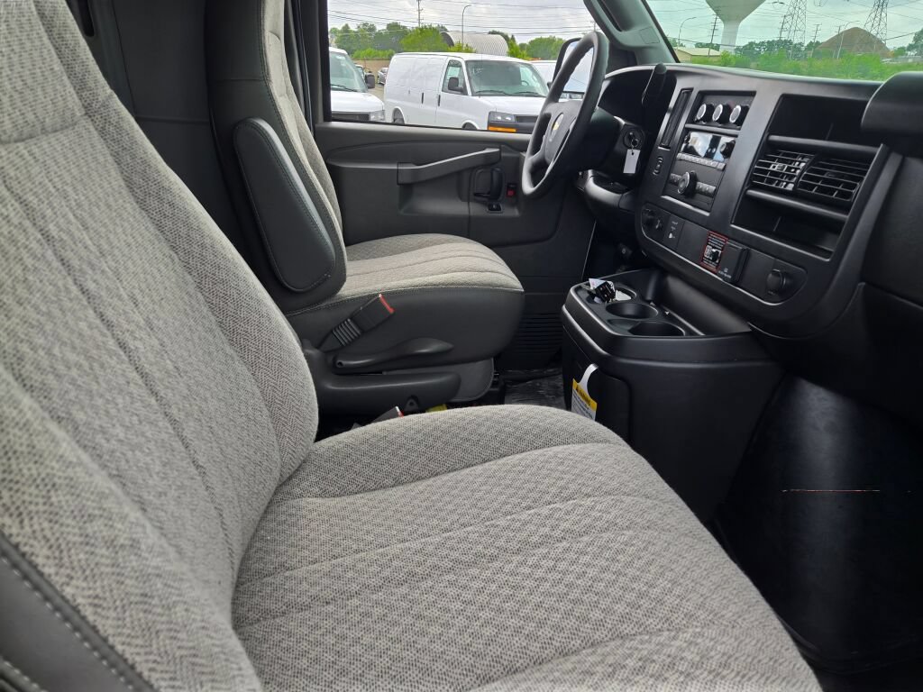 New 2026 Chevrolet Express 2500 w/ Driver Convenience Package RWD image 4