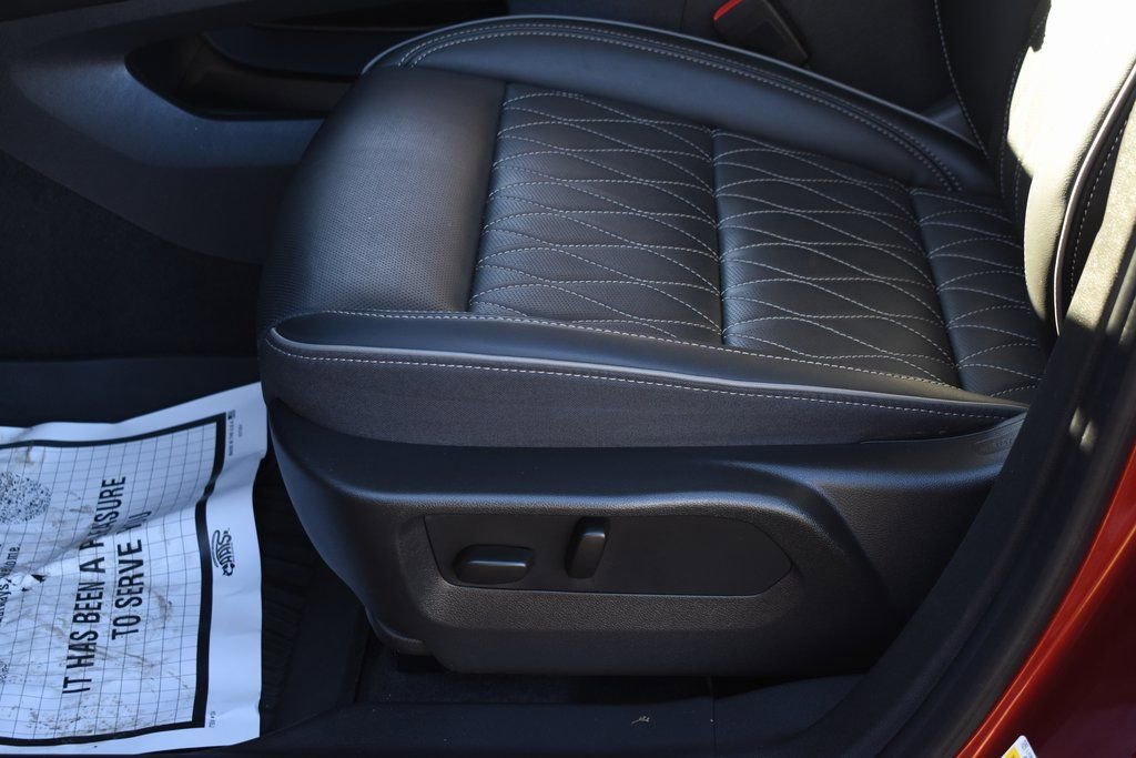 Used 2023 Buick Envision Avenir AWD/4WD image 21
