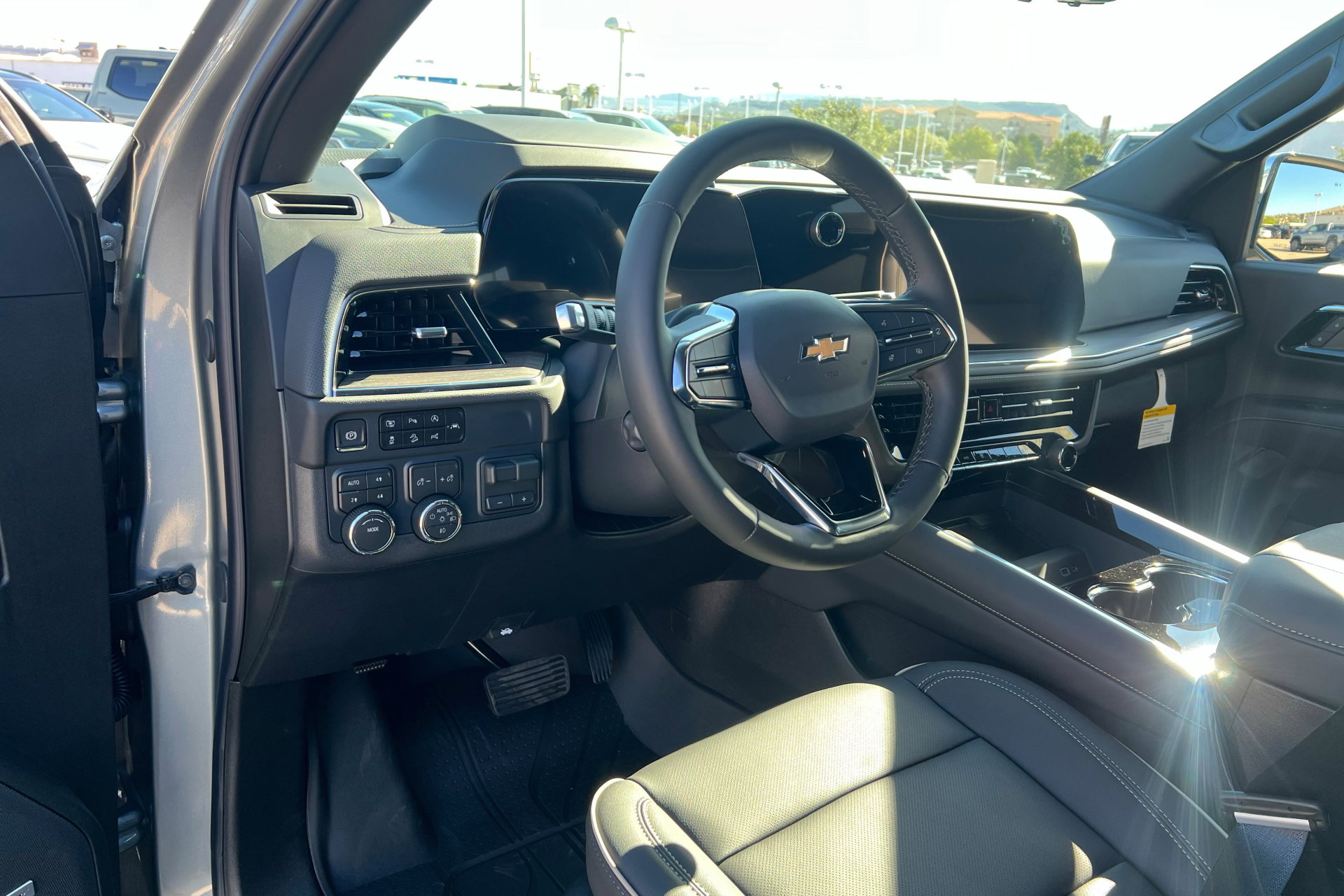 New 2026 Chevrolet Suburban Premier image 18