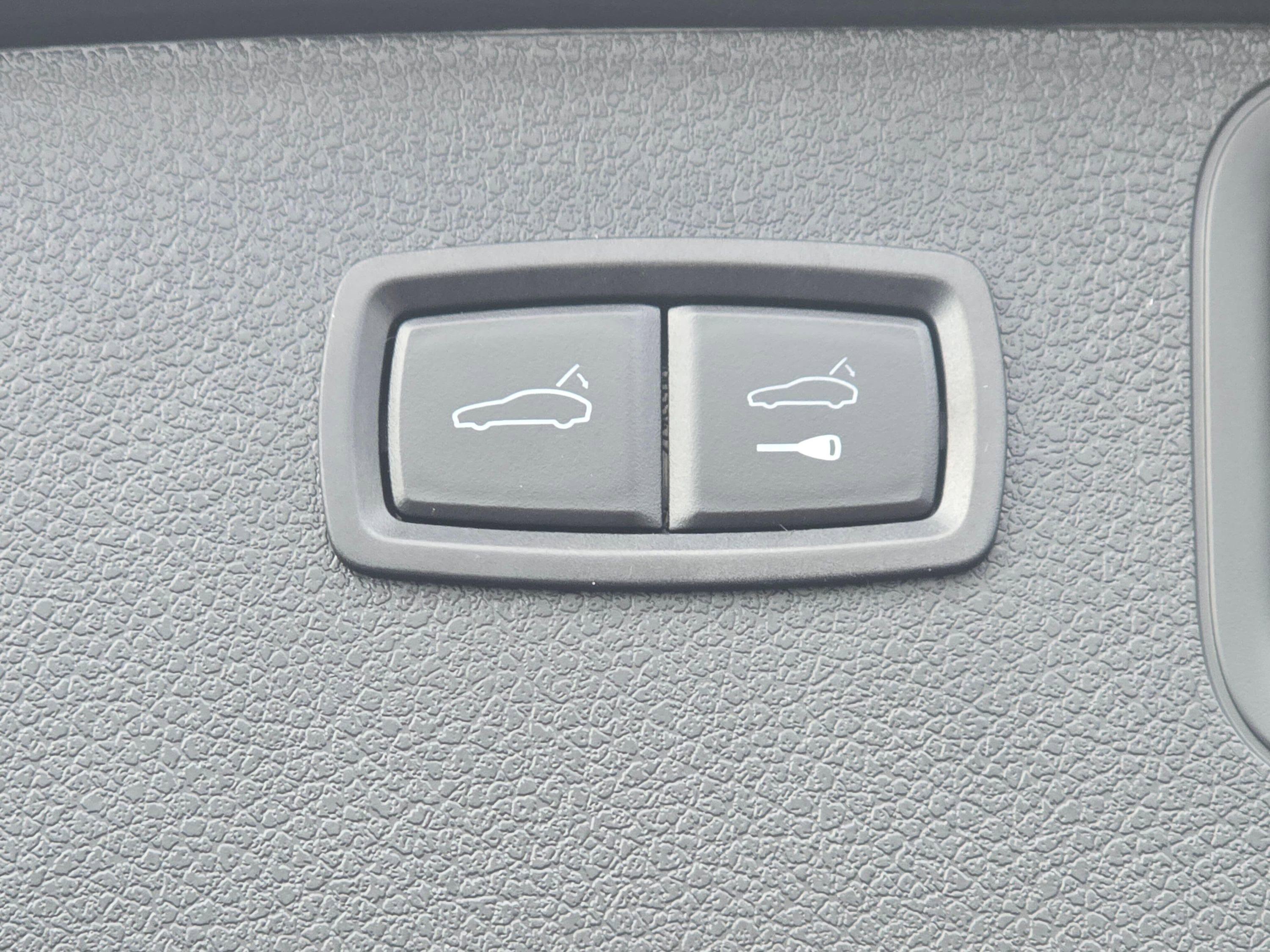 Used 2025 Porsche Macan image 23