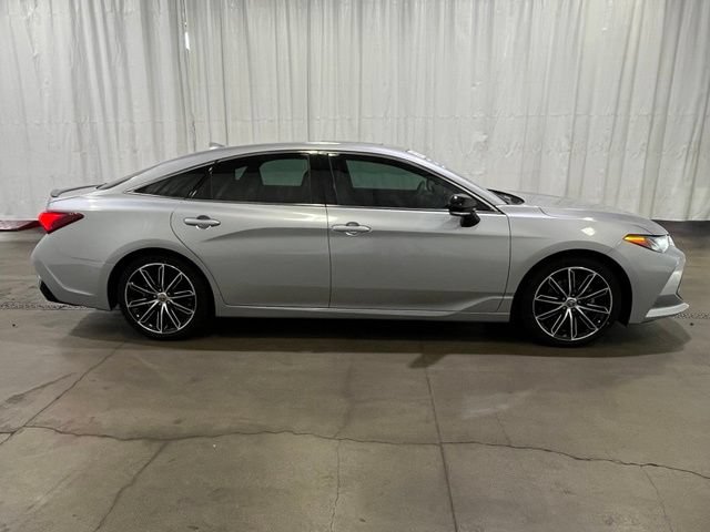 Certified 2022 Toyota Avalon Touring FWD image 3