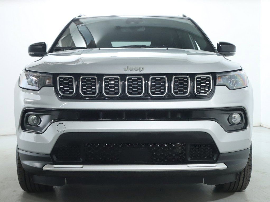 Used 2025 Jeep Compass Limited AWD/4WD image 6