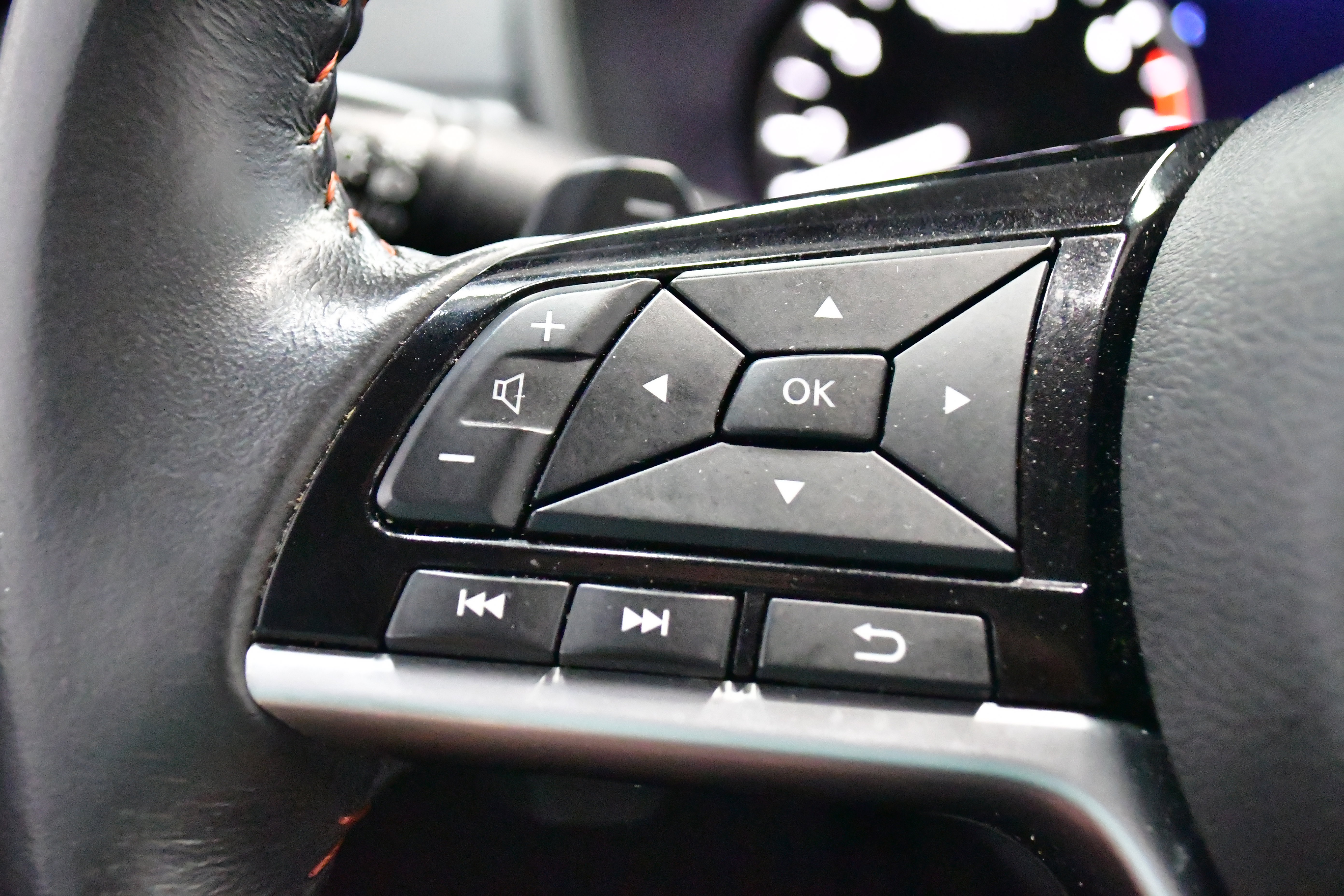 Used 2025 Nissan Altima 2.5 SR image 21