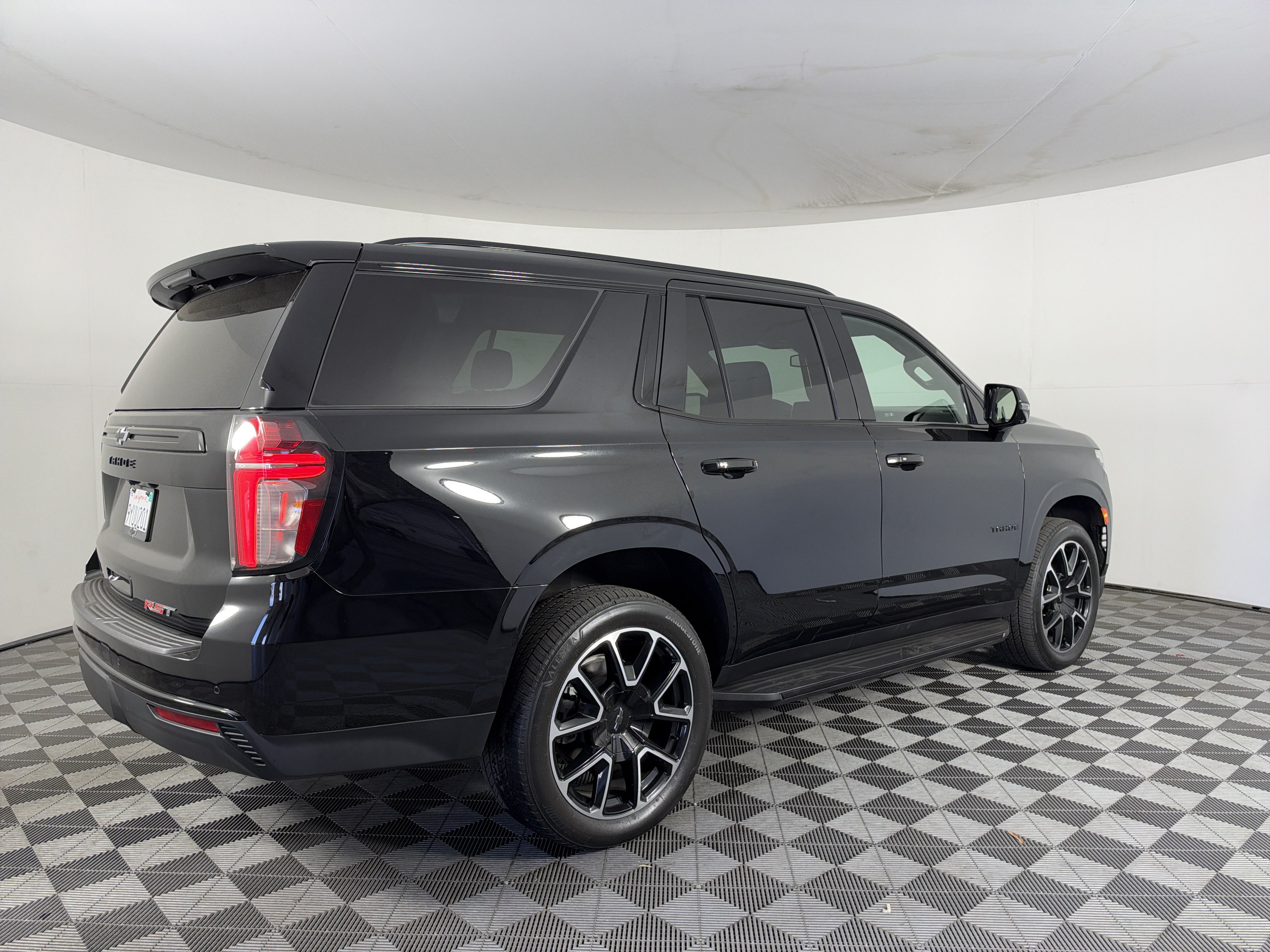 Used 2024 Chevrolet Tahoe RST w/ Luxury Package AWD/4WD image 5