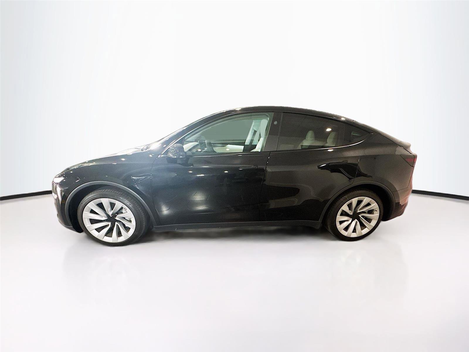Used 2026 Tesla Model Y Long Range image 2
