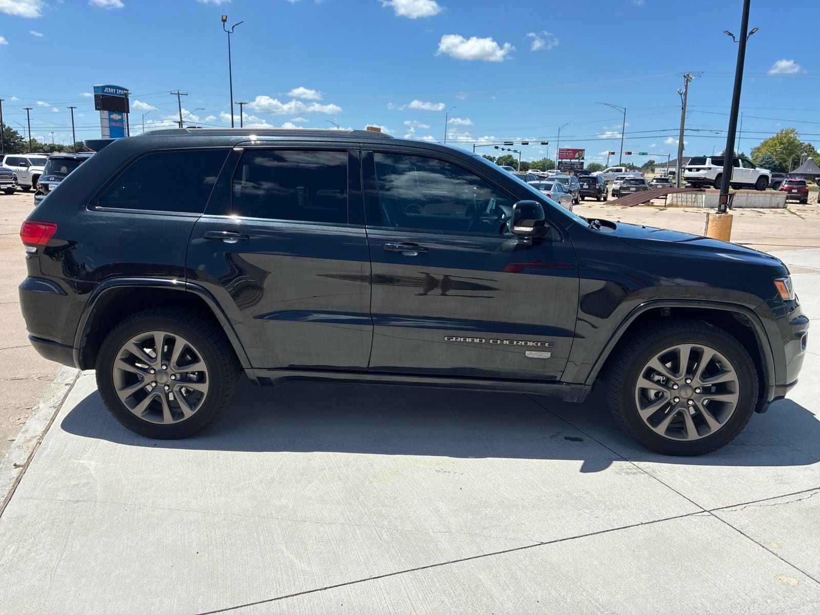 Used 2016 Jeep Grand Cherokee Limited 75th Anniversary AWD/4WD image 8