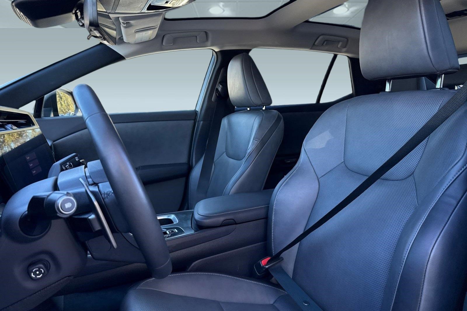 Used 2023 Lexus RZ 450e Premium w/ Technology Package image 5