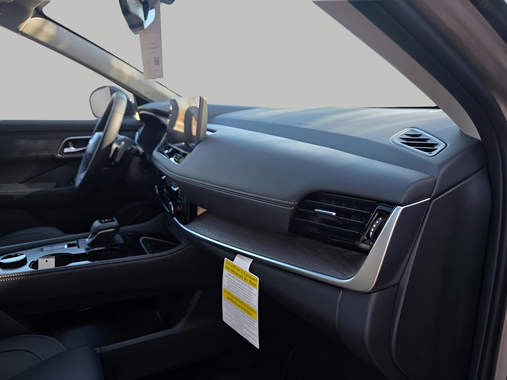 New 2026 Nissan Rogue Platinum w/ Platinum Premium Package image 15