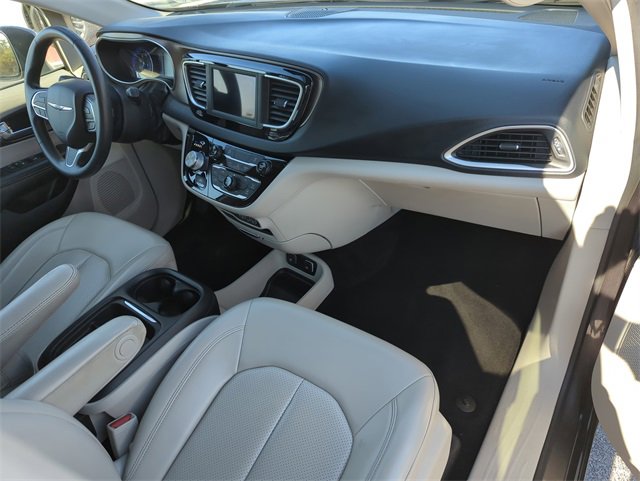 Used 2021 Chrysler Voyager Lxi image 17