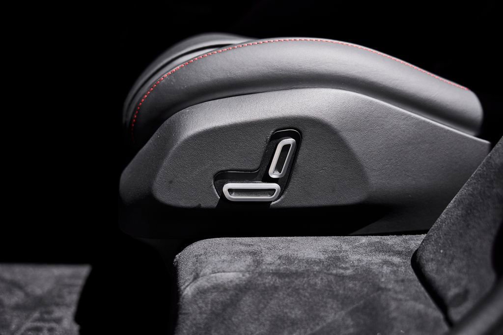 Used 2025 Ferrari Purosangue AWD/4WD image 62