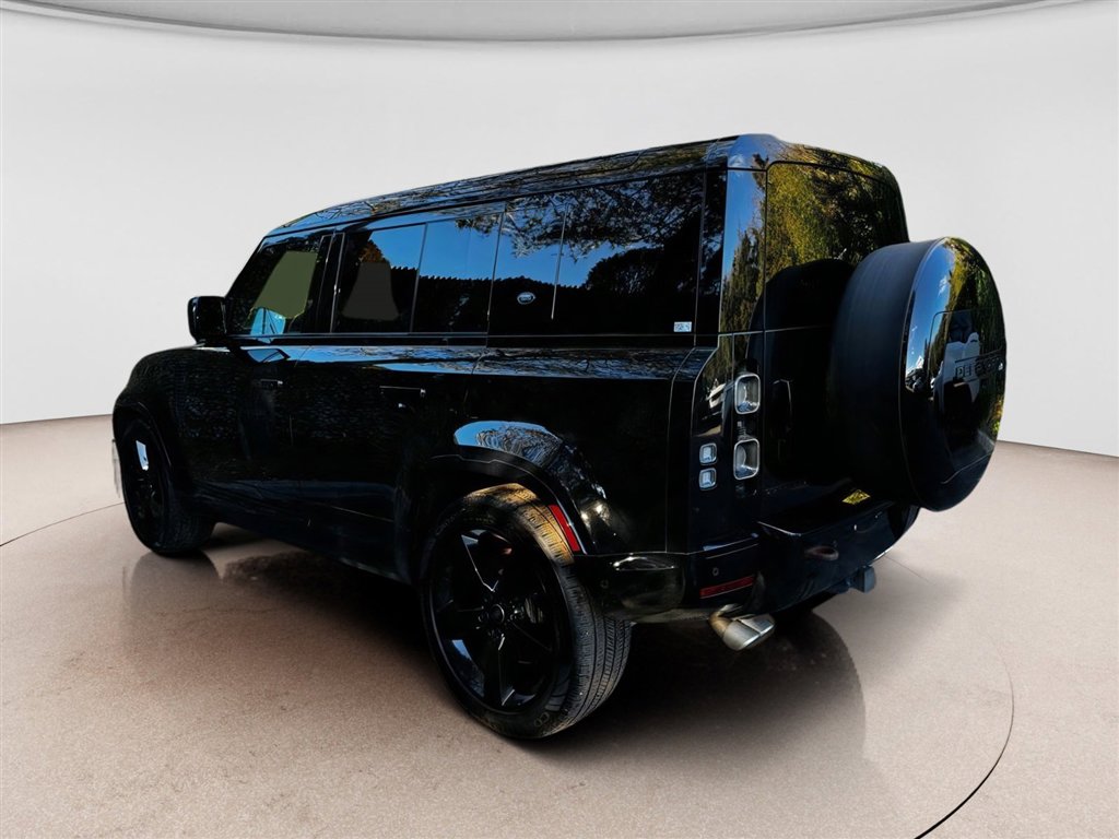 Used 2023 Land Rover Defender 110 V8 image 5