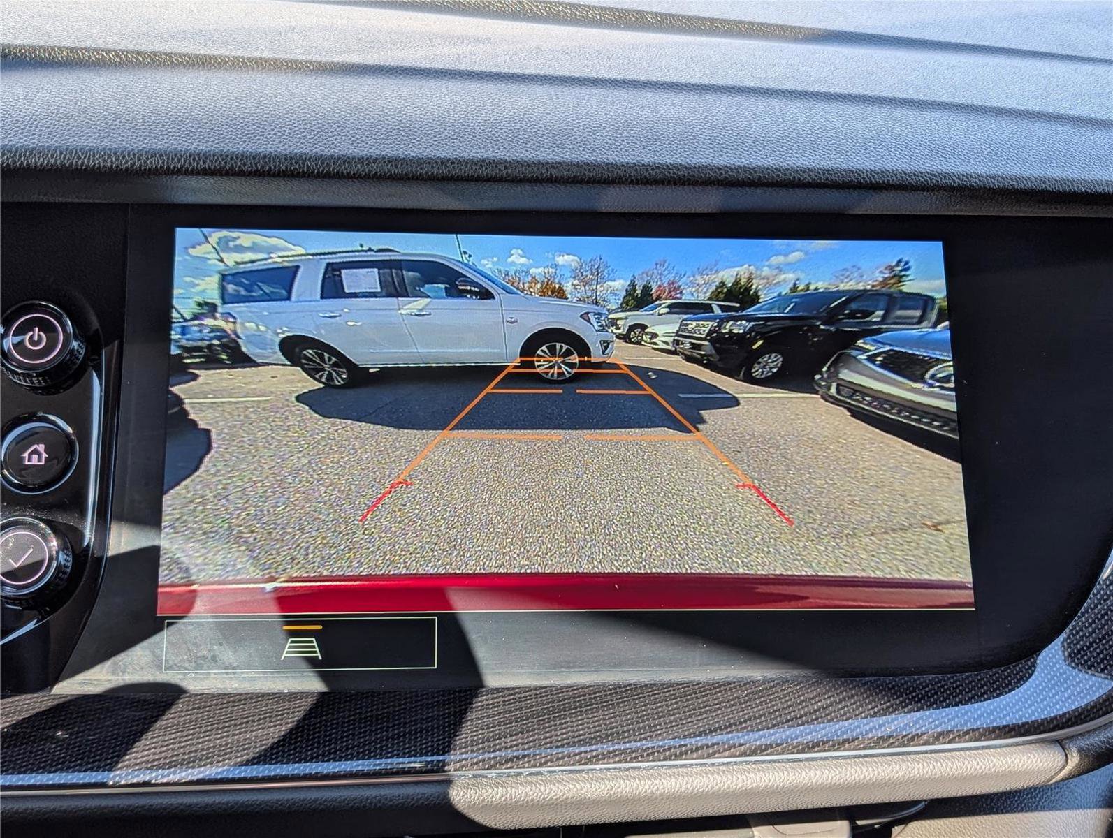 Used 2023 Buick Envision Essence image 30