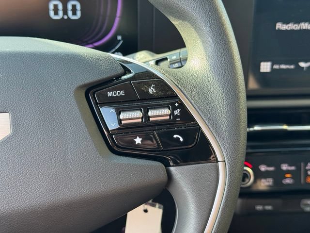 Used 2025 Kia Niro LX FWD image 53