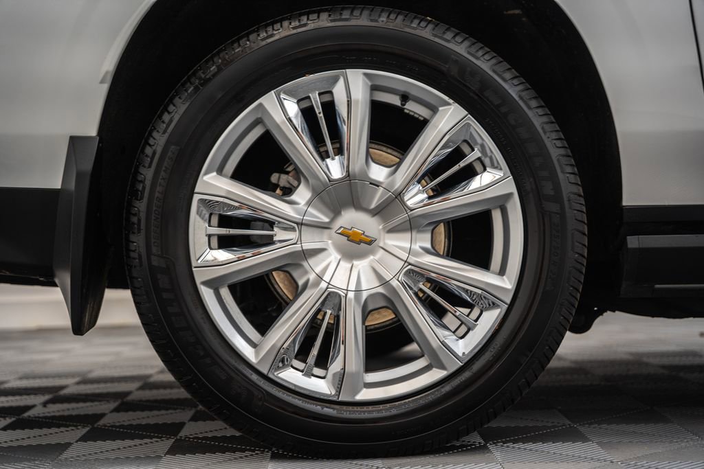 Used 2024 Chevrolet Suburban High Country AWD/4WD image 22