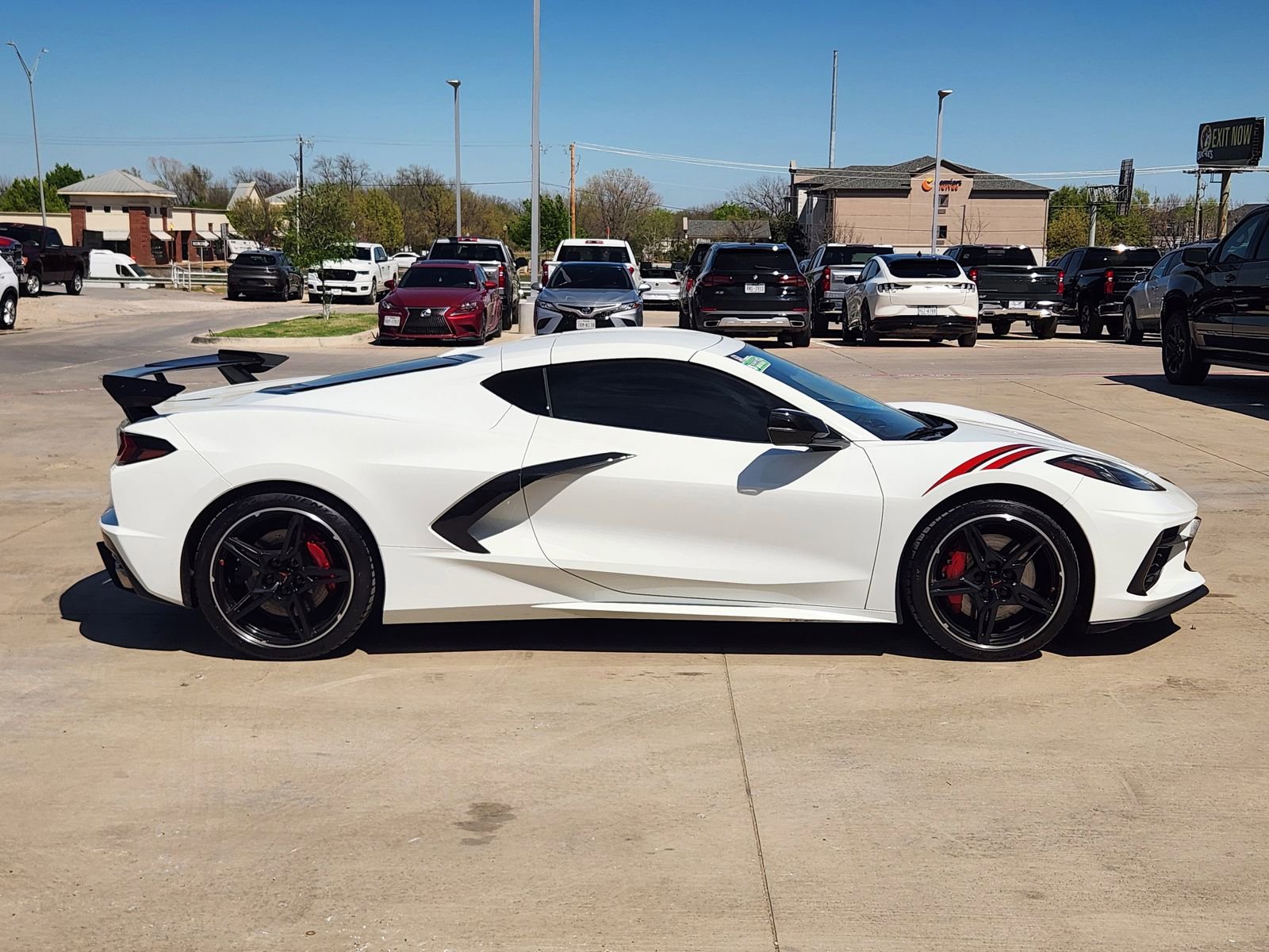Used 2022 Chevrolet Corvette Stingray w/ Z51 Performance Package image 7