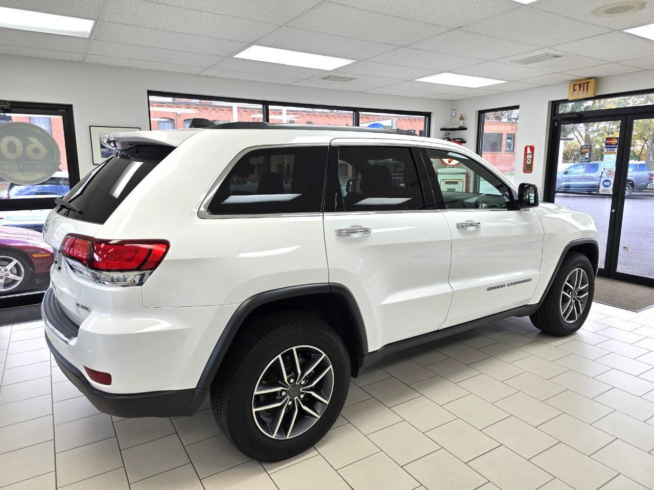 Used 2021 Jeep Grand Cherokee Limited w/ Premium Lighting Group image 7