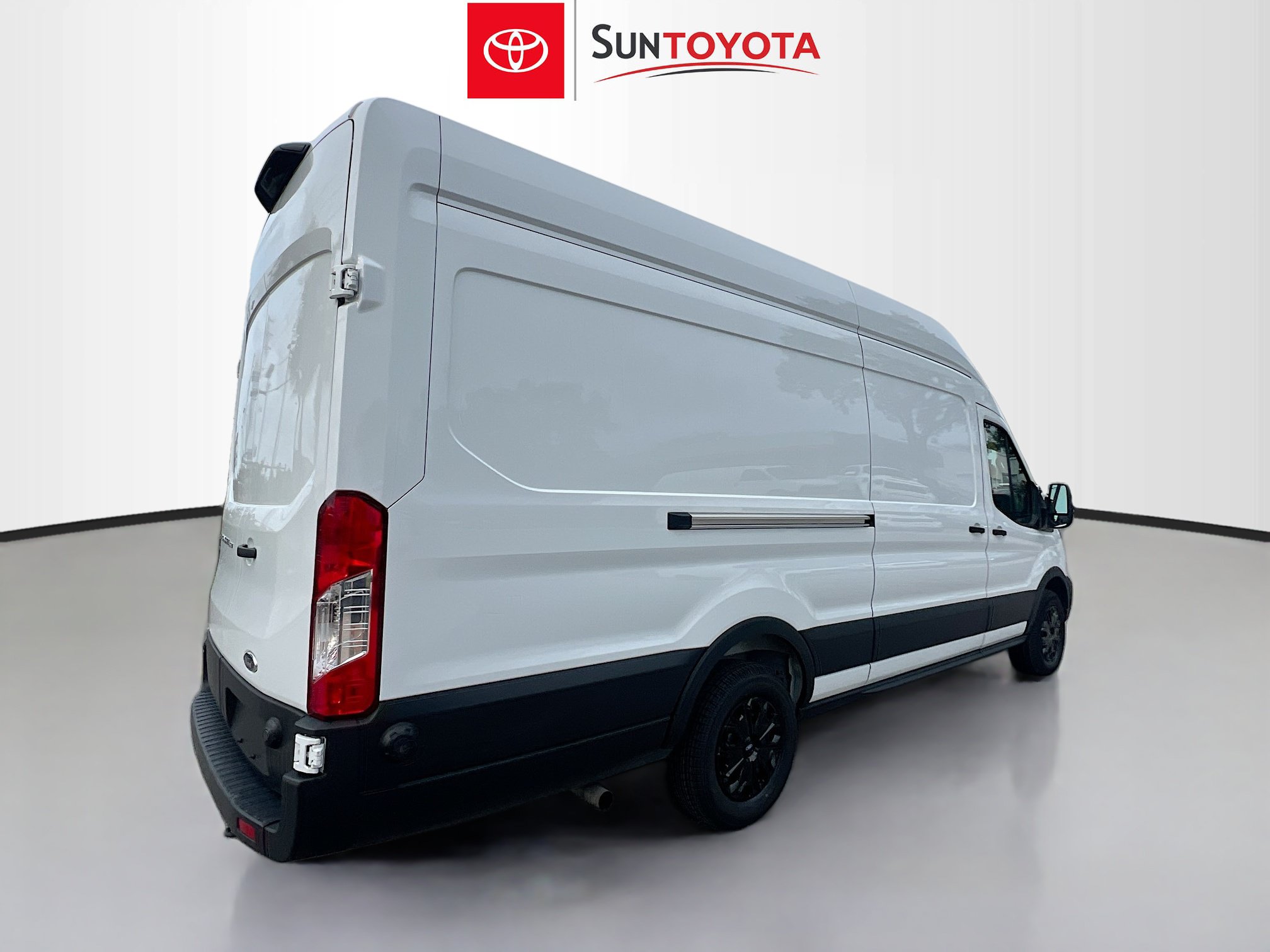 Used 2025 Ford Transit 250 148 High Roof Extended w/ Load Area Protection Package RWD image 4