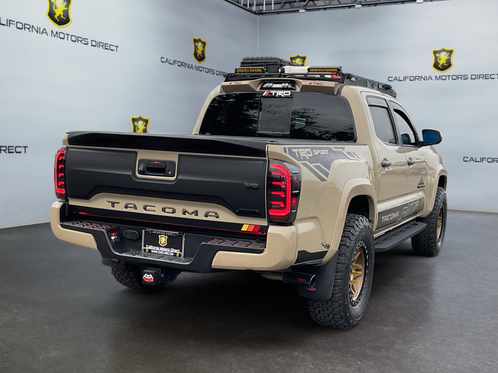 Used 2017 Toyota Tacoma TRD Sport w/ Tow Package RWD image 5